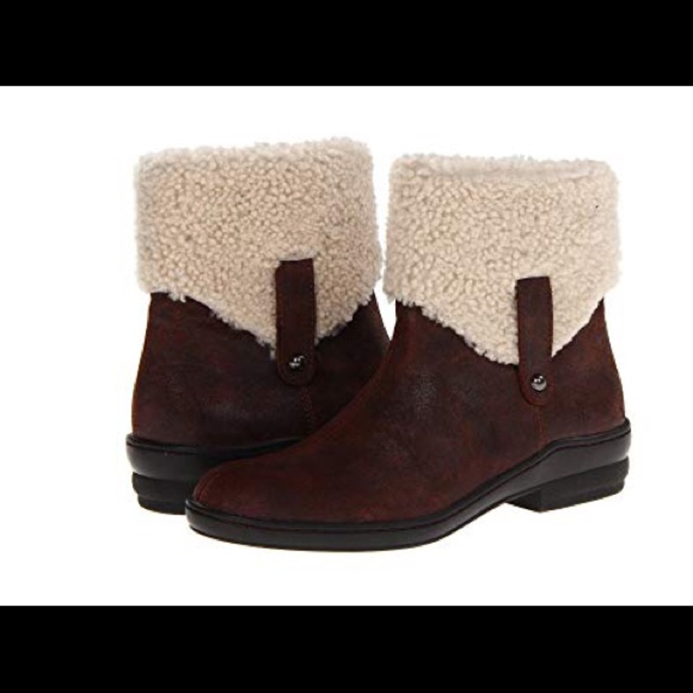 NWOT David Tate Walker boots with faux shearling